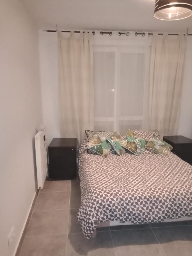 8 Rue Brise Echalas Saint-Denis  Bagian luar foto